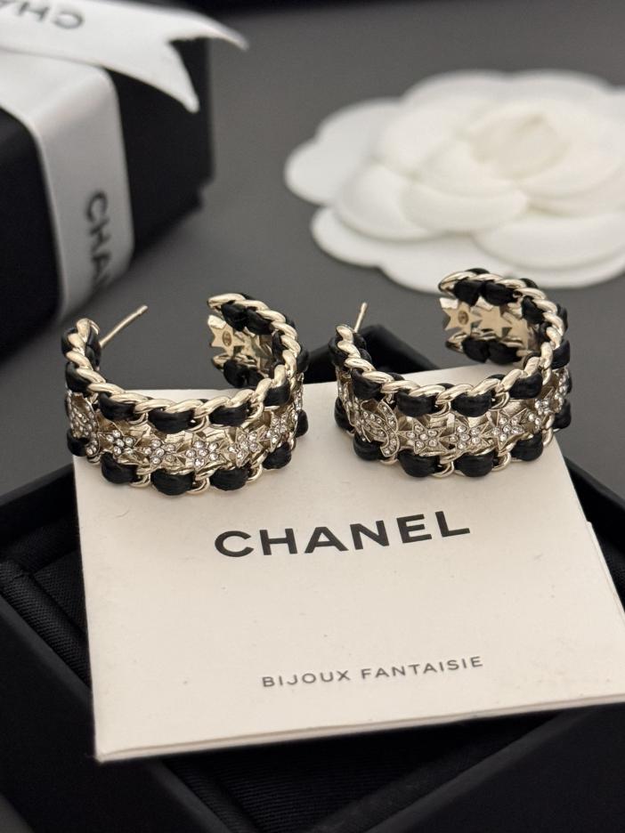 replica,repliche,fake,1:1,earrings,bracelet,ring,jewelry Orecchini Chanel stella in pelle nera (60BD) replica,repliche,fake,1:1,earrings,bracelet,ring,jewelry Orecchini Chanel stella in pelle nera (60BD)