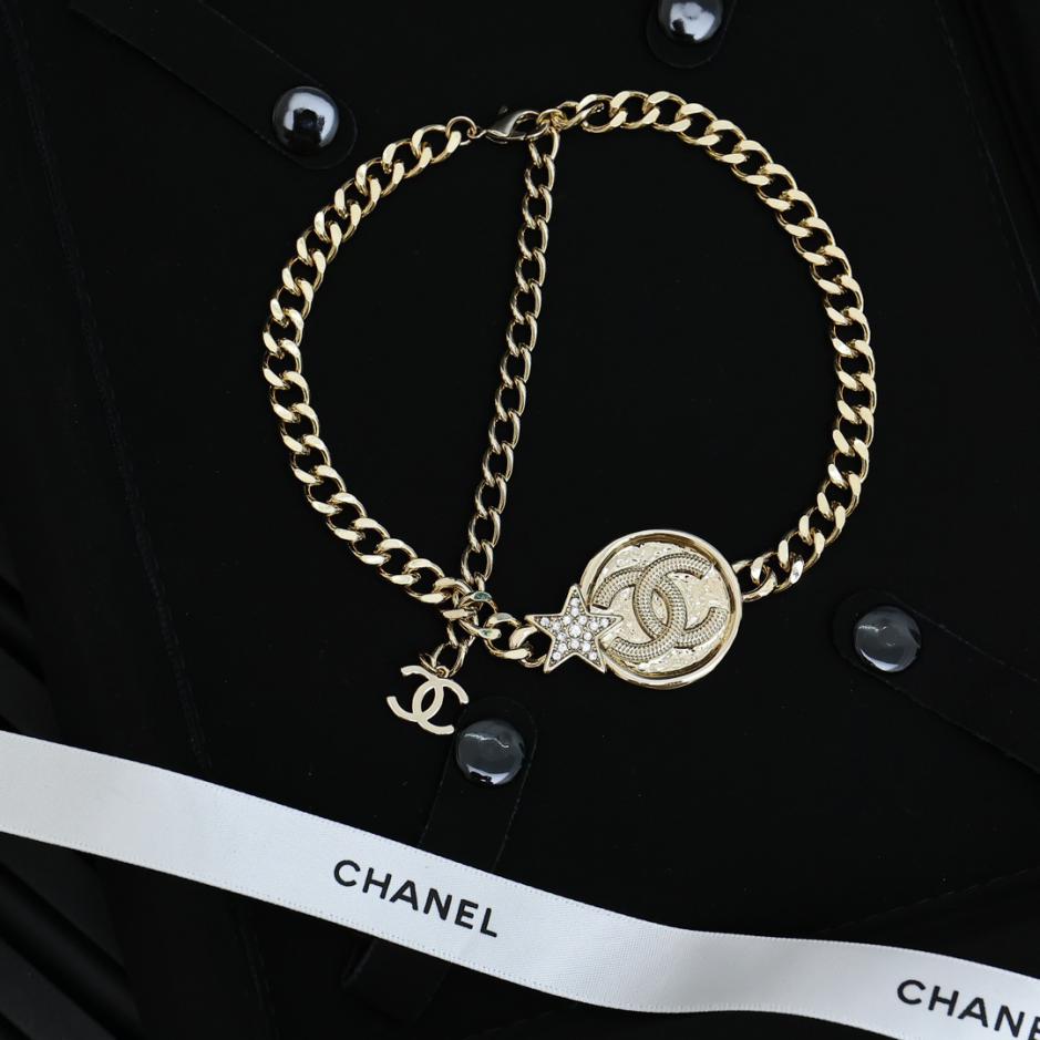 replica,repliche,fake,1:1,earrings,bracelet,ring,jewelry Collana Chanel con stella e moneta d’oro doppia C (513A) replica,repliche,fake,1:1,earrings,bracelet,ring,jewelry Collana Chanel con stella e moneta d’oro doppia C (513A)