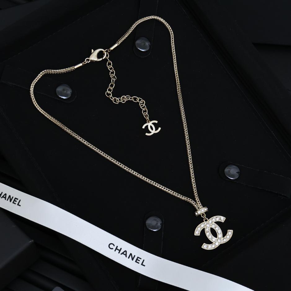 replica,repliche,fake,1:1,earrings,bracelet,ring,jewelry Chanel Collana con catena in osso di serpente di Chopard con doppia C piena di diamanti (9F08) replica,repliche,fake,1:1,earrings,bracelet,ring,jewelry Chanel Collana con catena in osso di serpente di Chopard con doppia C piena di diamanti (9F08)
