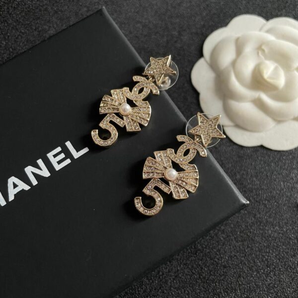 Orecchini Chanel di mezza età (6AC8)