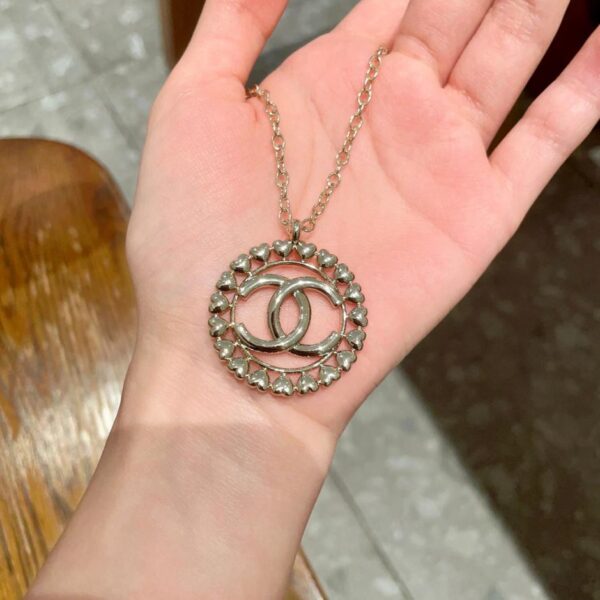 replica,repliche,fake,1:1,earrings,bracelet,ring,jewelry Collana Chanel di seconda mano (A016)