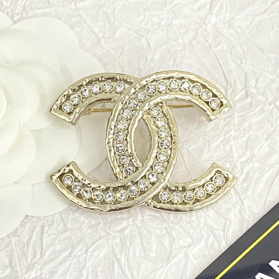 replica,repliche,fake,1:1,earrings,bracelet,ring,jewelry Spilla Chanel doppia C con strass cavi (211E) replica,repliche,fake,1:1,earrings,bracelet,ring,jewelry Spilla Chanel doppia C con strass cavi (211E)