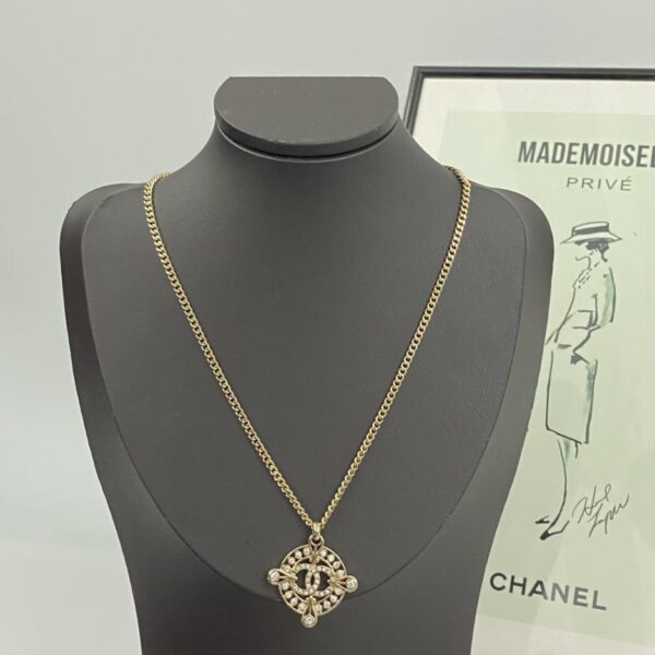 Collana con pendente bussola Chanel (1466)