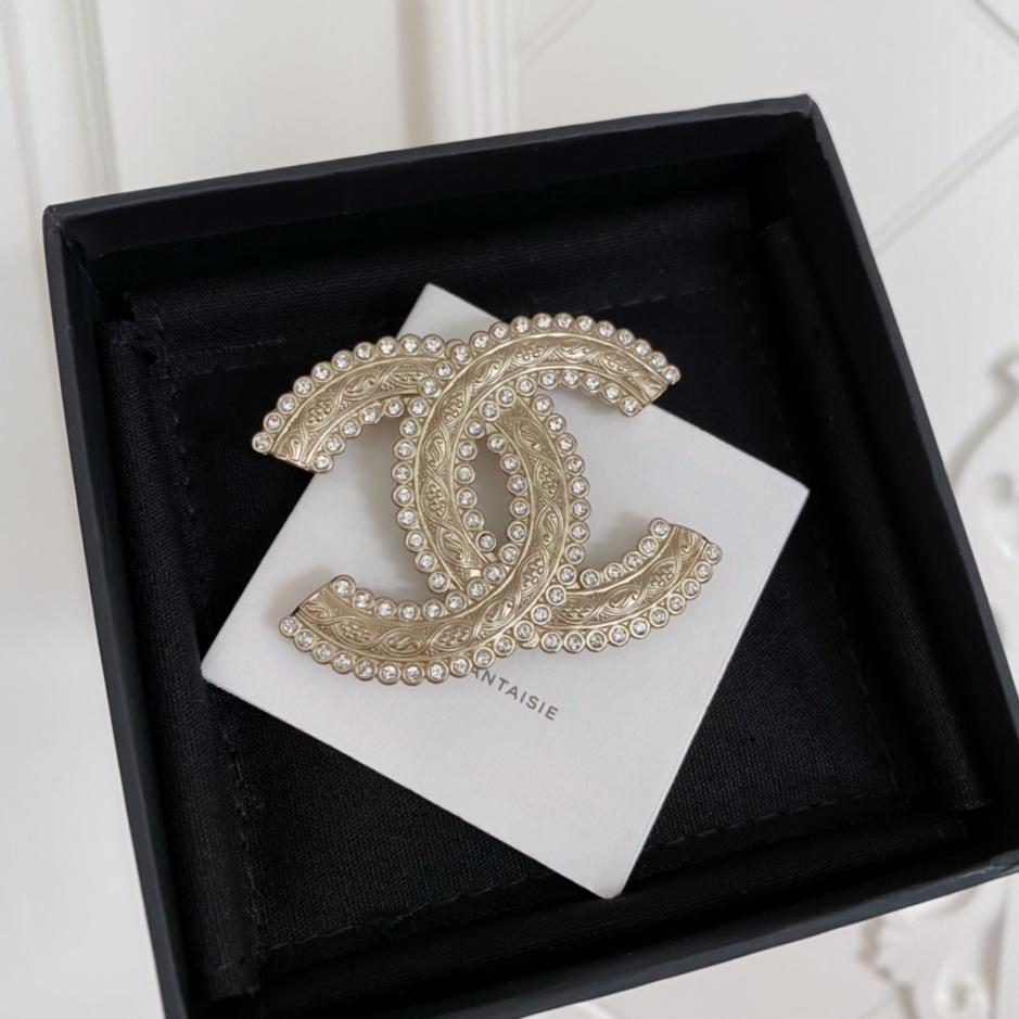 replica,repliche,fake,1:1,earrings,bracelet,ring,jewelry Spilla vintage doppia C Chanel in rilievo (2549) replica,repliche,fake,1:1,earrings,bracelet,ring,jewelry Spilla vintage doppia C Chanel in rilievo (2549)