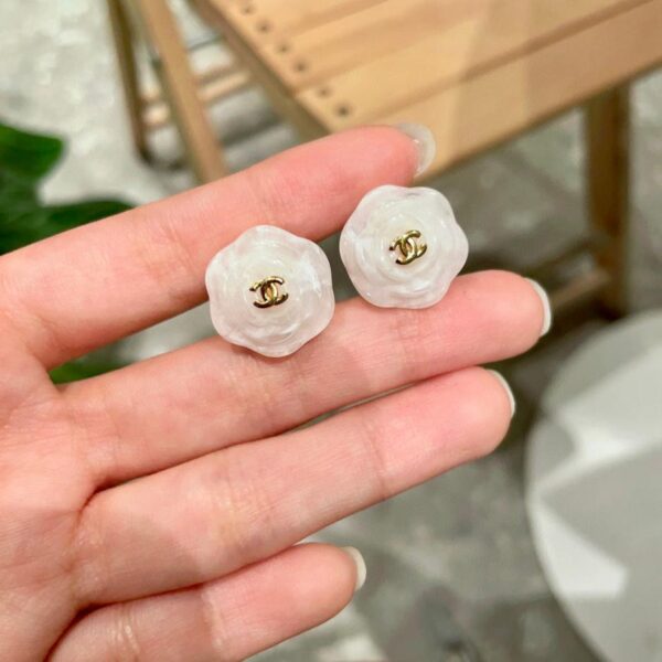 Orecchini a bottone Chanel Camelia doppia C (F92A)