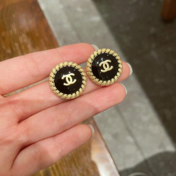 Orecchini a bottone classici Chanel doppia C (1CD5)