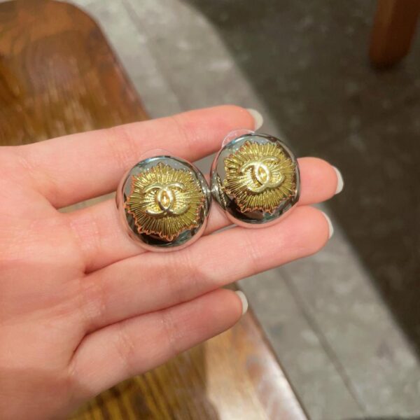 Orecchini a bottone classici Chanel doppia C (BB35)