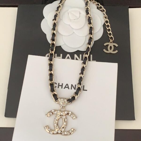 Ultima collana Chanel in pelle nera di grandi dimensioni cc (6B52)