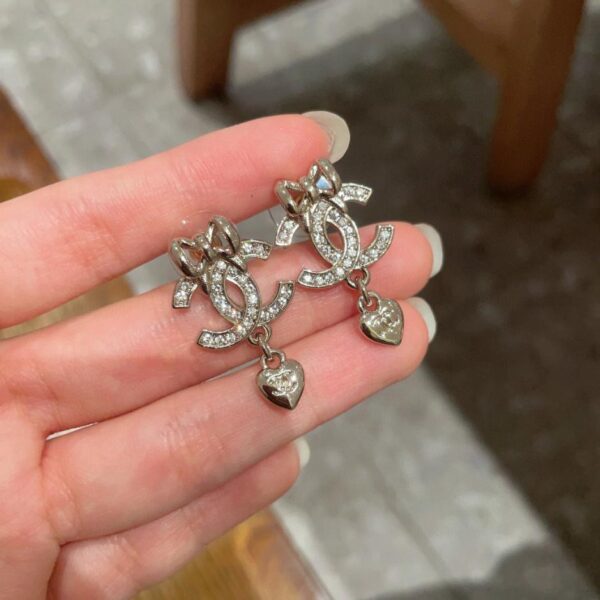 Orecchini Chanel doppia C con diamanti (4779)