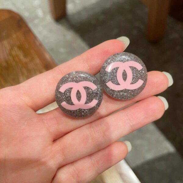Orecchini a bottone rotondi Chanel doppia C (2203)
