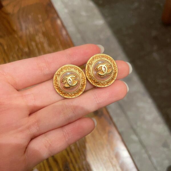 Orecchini a bottone classici Chanel doppia C (72D7)