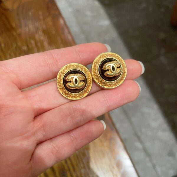 Orecchini a bottone classici Chanel doppia C (8056)