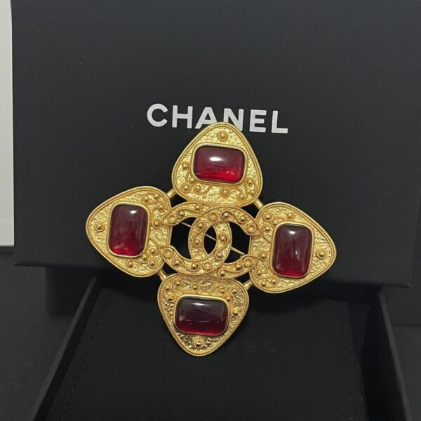 replica,repliche,fake,1:1,earrings,bracelet,ring,jewelry Spilla stile palazzo Chanel (E984)