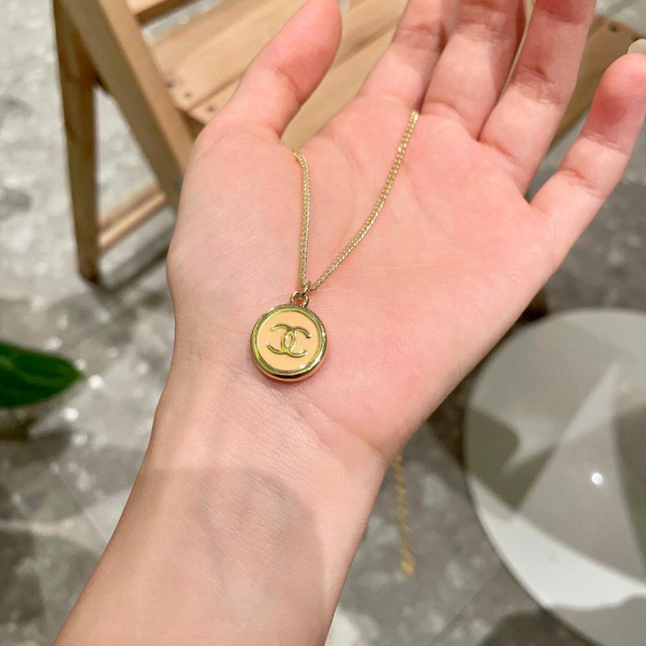 replica,repliche,fake,1:1,earrings,bracelet,ring,jewelry Collana Chanel rotonda doppia C (1D74) replica,repliche,fake,1:1,earrings,bracelet,ring,jewelry Collana Chanel rotonda doppia C (1D74)