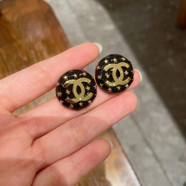 Orecchini a bottone Chanel Doppia C con stella (F682)