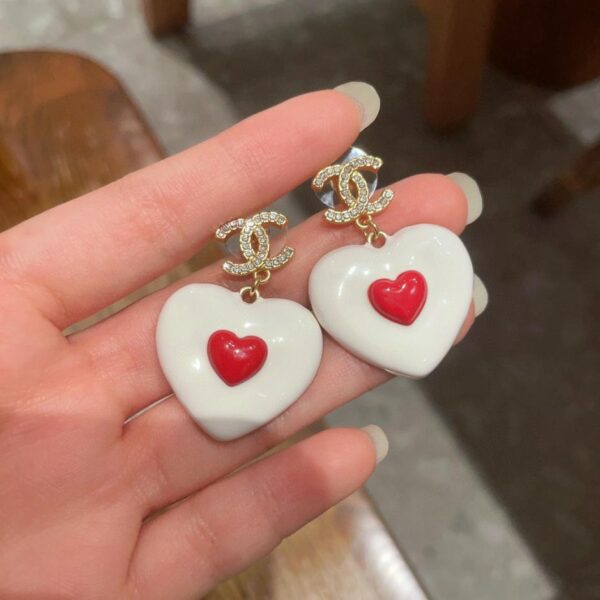 Orecchini Chanel con diamanti doppia C Love Heart (B4F3)