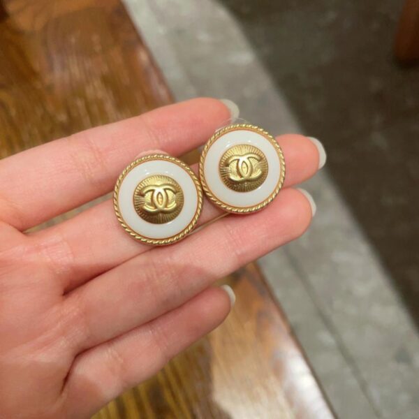 Orecchini a bottone classici Chanel doppia C (0091)