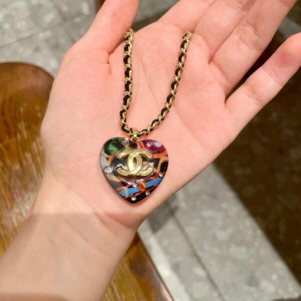 Collana Chanel con lettere di seconda mano (CA2C)