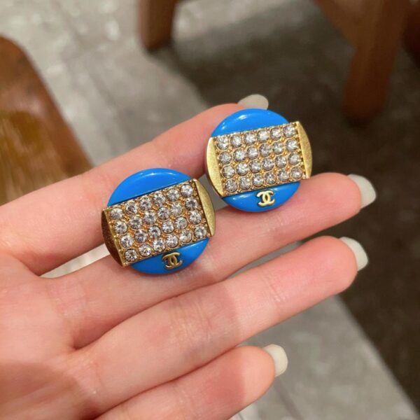 Orecchini a bottone Chanel con doppia C con diamanti (395B)