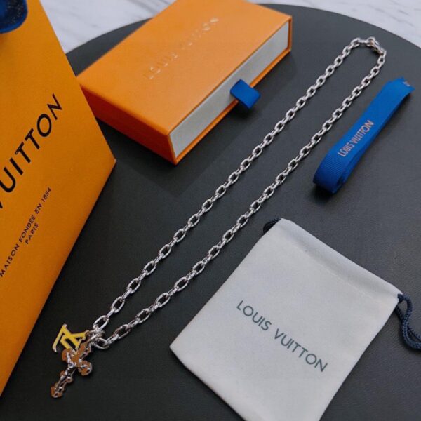 replica,repliche,fake,1:1,earrings,bracelet,ring,jewelry Collana Louuis Vuitton RW contatore nuovo modello di coppia stile (839F)