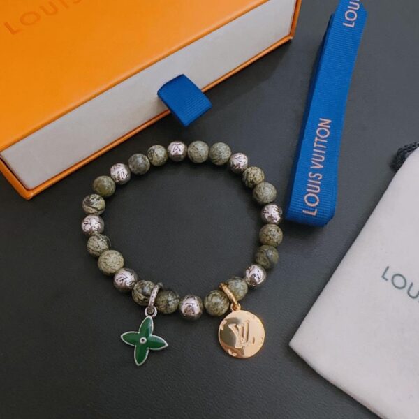 replica,repliche,fake,1:1,earrings,bracelet,ring,jewelry Il bracciale Louuis Vuitton RW in agata multi-elemento e argento tailandese può essere indossato sia da uomini che da donne (447F)