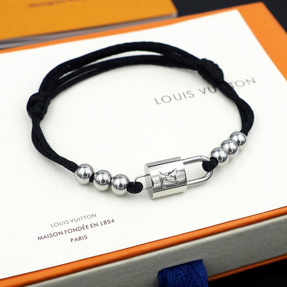 replica,repliche,fake,1:1,earrings,bracelet,ring,jewelry Bracciale Louis Vuitton con lucchetto di beneficenza (B119) replica,repliche,fake,1:1,earrings,bracelet,ring,jewelry Bracciale Louis Vuitton con lucchetto di beneficenza (B119)