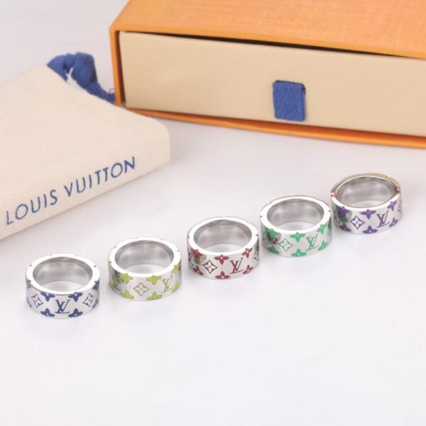 replica,repliche,fake,1:1,earrings,bracelet,ring,jewelry Nuovo anello Louis Vuitton in stock, taglia unica misura USA 9 (DA15)
