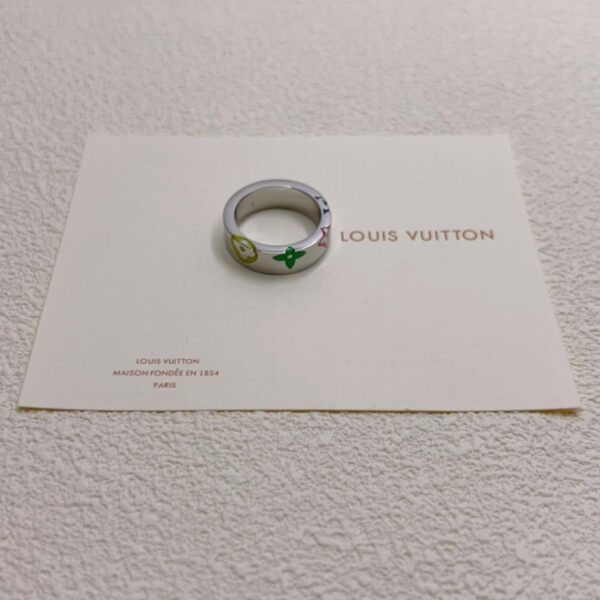 replica,repliche,fake,1:1,earrings,bracelet,ring,jewelry Louis Vuitton nuovo anello con stampa logo in argento (5BF1)