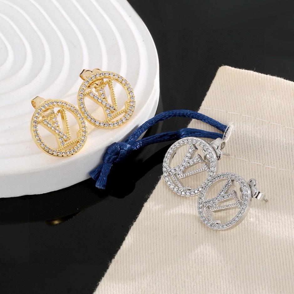 replica,repliche,fake,1:1,earrings,bracelet,ring,jewelry Orecchini Louis Vuitton orecchini lettera (7E86) replica,repliche,fake,1:1,earrings,bracelet,ring,jewelry Orecchini Louis Vuitton orecchini lettera (7E86)