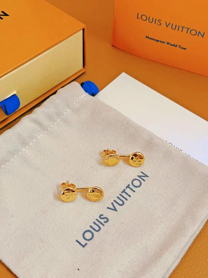 replica,repliche,fake,1:1,earrings,bracelet,ring,jewelry Orecchini a bottone Louis Vuitton (CC0A) replica,repliche,fake,1:1,earrings,bracelet,ring,jewelry Orecchini a bottone Louis Vuitton (CC0A)
