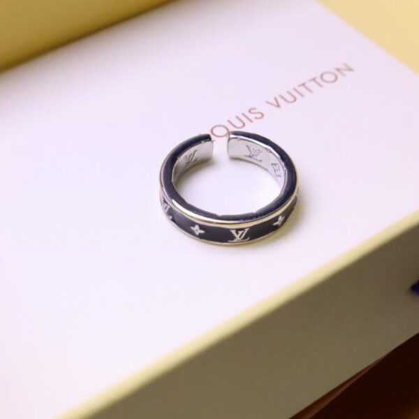 replica,repliche,fake,1:1,earrings,bracelet,ring,jewelry Anello Louis Vuitton (1697)
