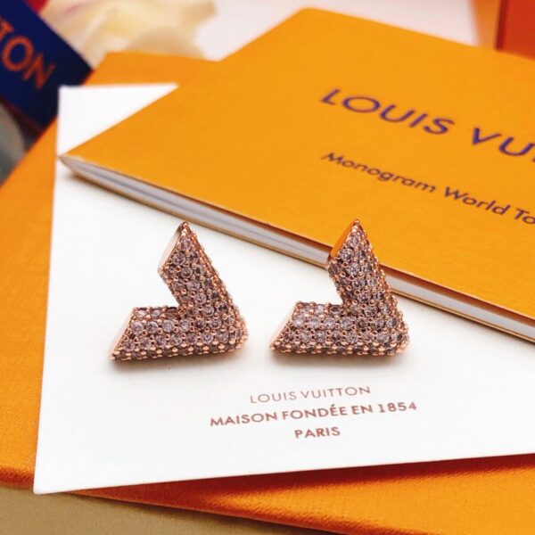 replica,repliche,fake,1:1,earrings,bracelet,ring,jewelry Louuis Vuitton ultimo diamante a forma di V in oro rosa (651C)