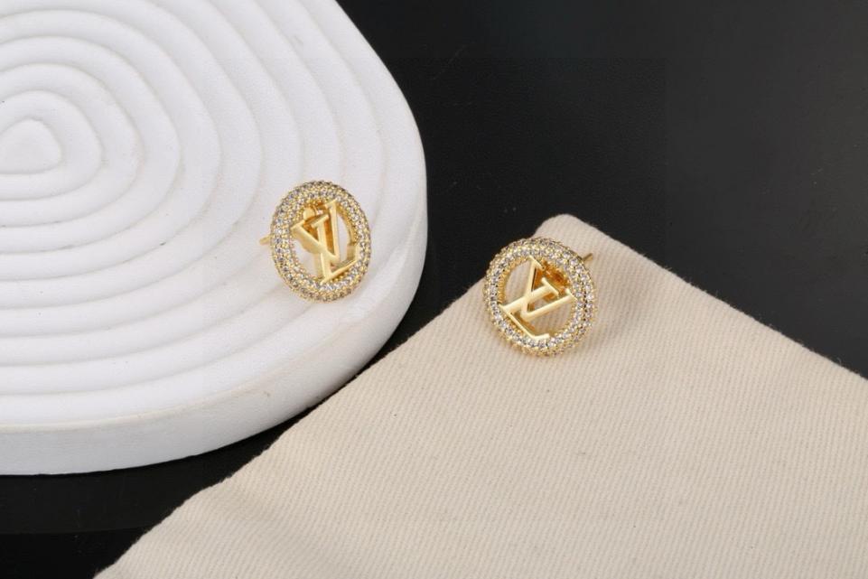 replica,repliche,fake,1:1,earrings,bracelet,ring,jewelry Orecchini con lettera Louis Vuitton (70EA) replica,repliche,fake,1:1,earrings,bracelet,ring,jewelry Orecchini con lettera Louis Vuitton (70EA)