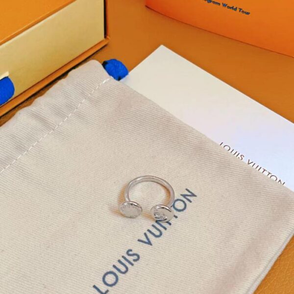 replica,repliche,fake,1:1,earrings,bracelet,ring,jewelry Anello Louuis Vuitton con borchie (DF14)