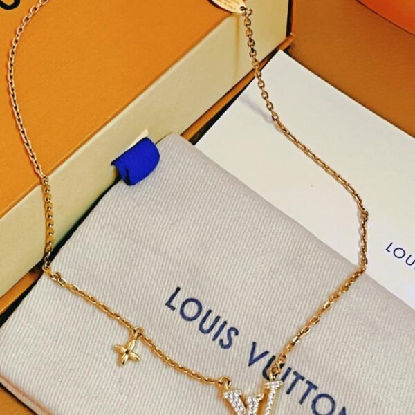 La nuova collana in oro LV Iconic di Louis Vuitton (97C6)