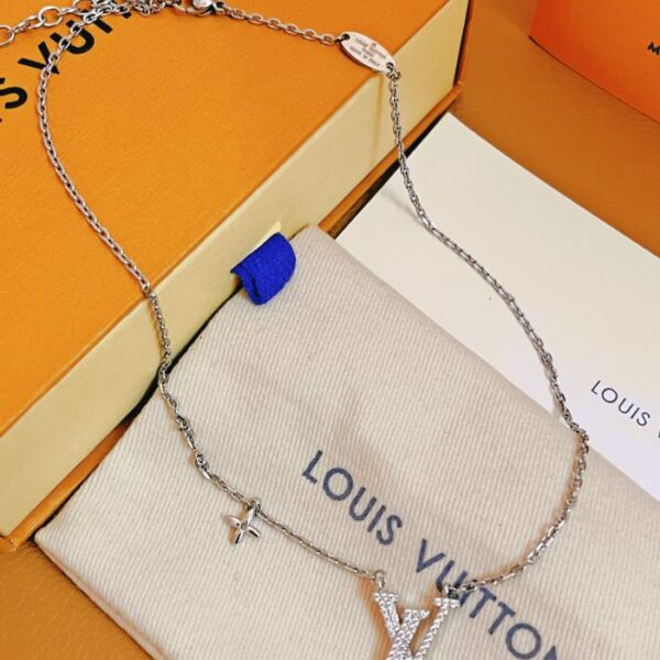 La nuova collana in argento LV Iconic di Louis Vuitton (5972)