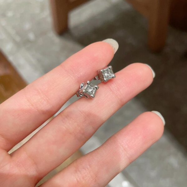 replica,repliche,fake,1:1,earrings,bracelet,ring,jewelry Orecchini a bottone Louis Vuitton (84D2)