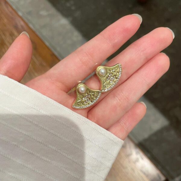 replica,repliche,fake,1:1,earrings,bracelet,ring,jewelry Orecchini Chanel di seconda mano (054F)