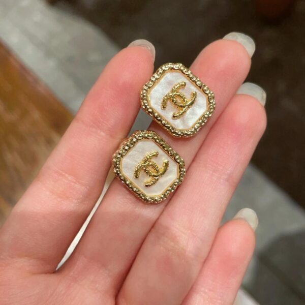 replica,repliche,fake,1:1,earrings,bracelet,ring,jewelry Orecchini Chanel di seconda mano (0E2B)