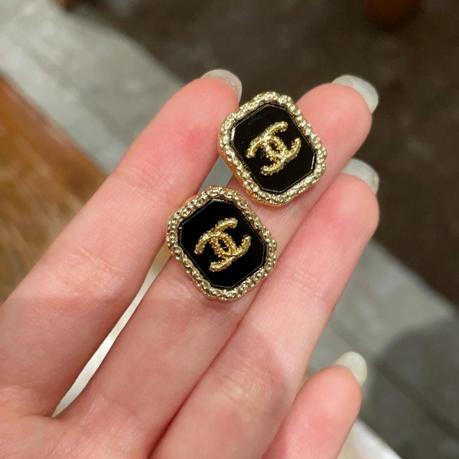 replica,repliche,fake,1:1,earrings,bracelet,ring,jewelry Orecchini Chanel di seconda mano (D277) replica,repliche,fake,1:1,earrings,bracelet,ring,jewelry Orecchini Chanel di seconda mano (D277)