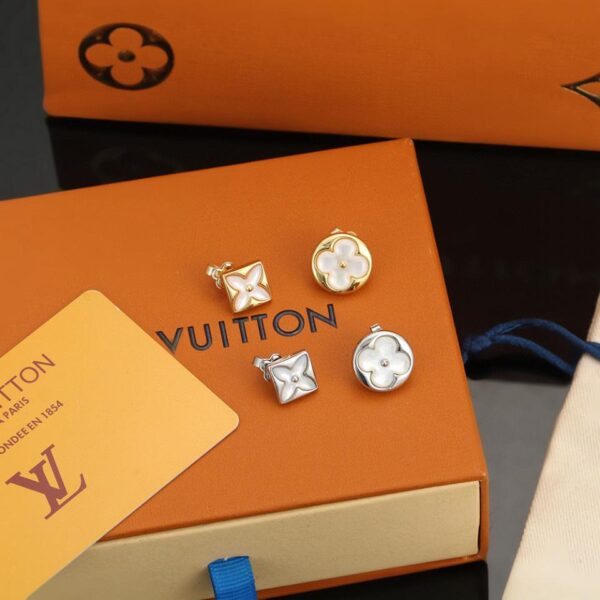 replica,repliche,fake,1:1,earrings,bracelet,ring,jewelry Orecchini a bottone asimmetrici quadrifoglio Louis Vuitton (965F)