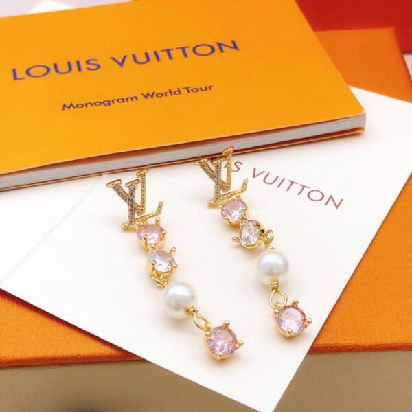 replica,repliche,fake,1:1,earrings,bracelet,ring,jewelry Ultimi orecchini a bottone rosa con diamanti colorati con nappe di Louuis Vuitton (6F96)