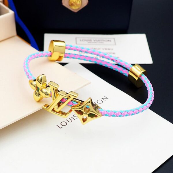 Louuis Vuitton Bracciale in filo di acciaio color fiore con lettera rosa viola (1C95)