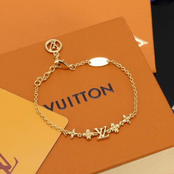 Bracciale con lettera Louis Vuitton (3FA9)