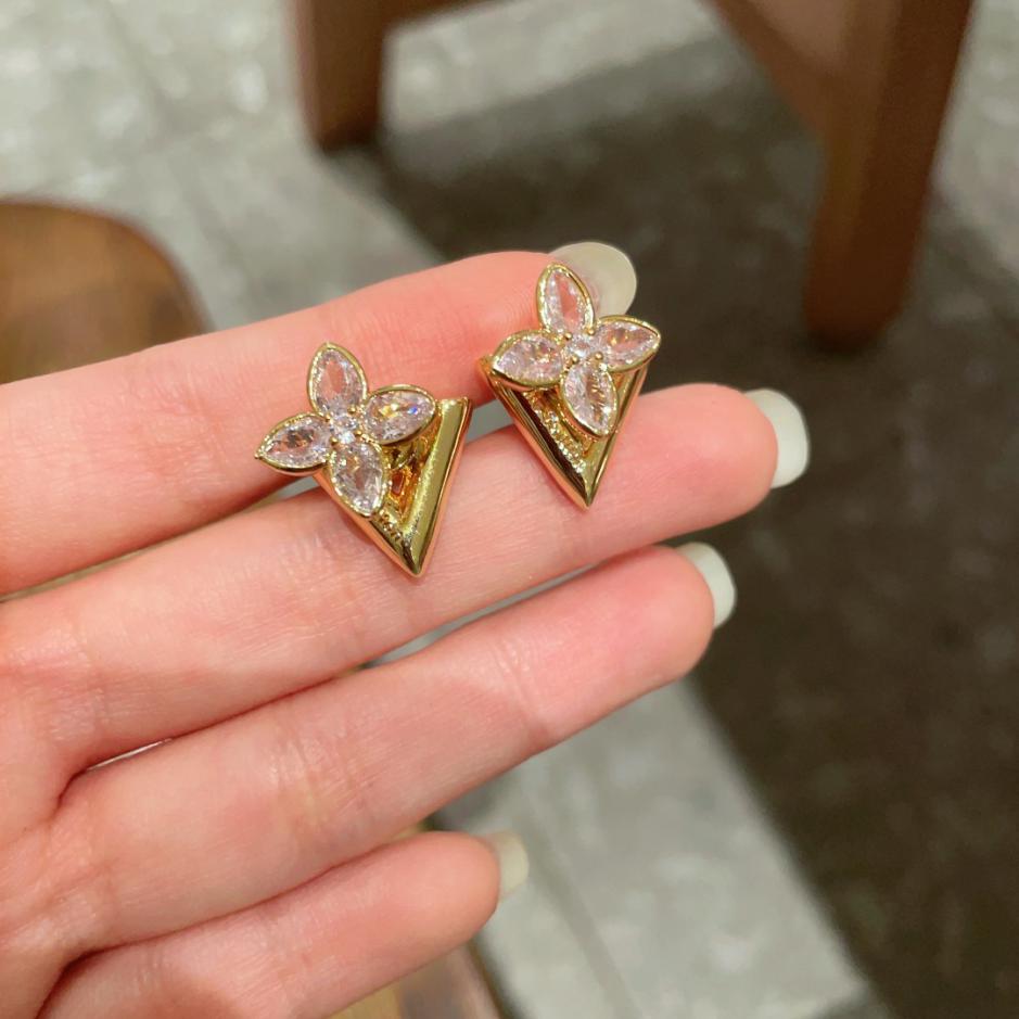 replica,repliche,fake,1:1,earrings,bracelet,ring,jewelry Nuovi orecchini Louuis Vuitton (6C20) replica,repliche,fake,1:1,earrings,bracelet,ring,jewelry Nuovi orecchini Louuis Vuitton (6C20)