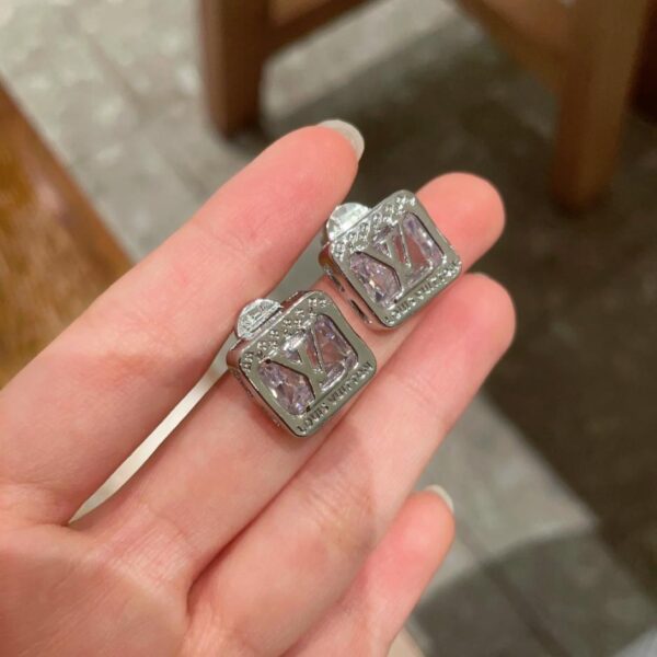 replica,repliche,fake,1:1,earrings,bracelet,ring,jewelry Nuovi orecchini Louis Vuitton (27EF)