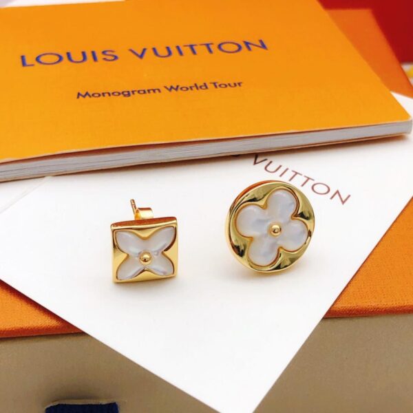 replica,repliche,fake,1:1,earrings,bracelet,ring,jewelry Gli ultimi orecchini a bottone in madreperla bianca di Louuis Vuitton (E2E3)