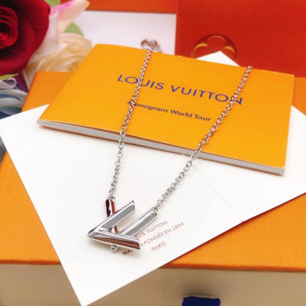 Ultima collana in argento lucido di Louuis Vuitton (2822)