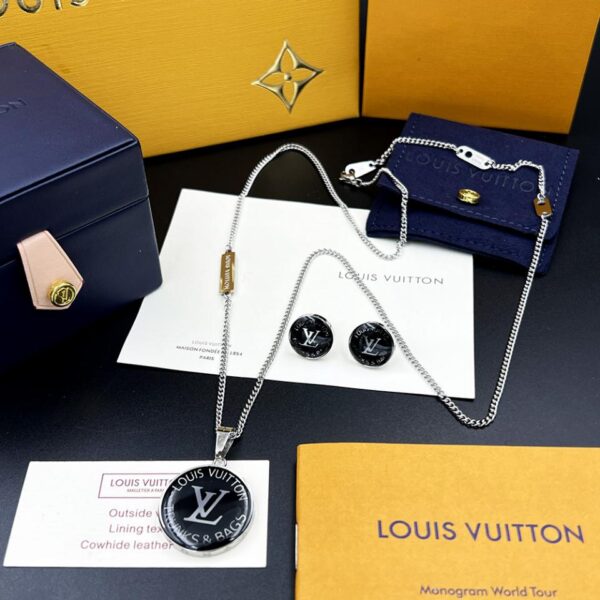 replica,repliche,fake,1:1,earrings,bracelet,ring,jewelry Set di orecchini con collana premio Louis Vuitton (CB05)