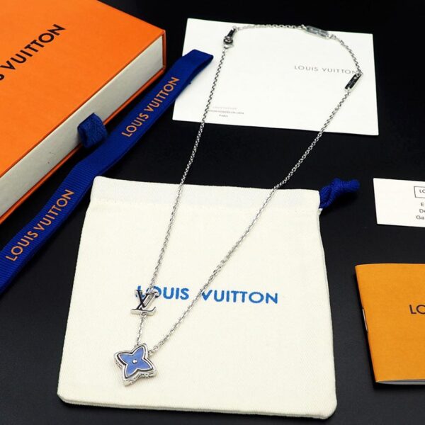La nuova collana Flower Locket di Louis Vuitton (BBDE)
